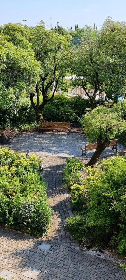Dolce Blu Sirmione Daire Rivoltella del Garda Dış mekan fotoğraf