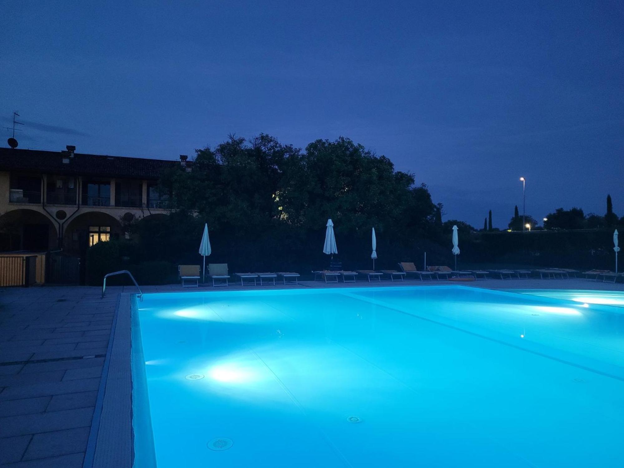 Dolce Blu Sirmione Daire Rivoltella del Garda Dış mekan fotoğraf